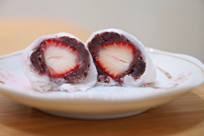 [Costco 好市多] 季節限定+每日限量，Costco冬季必買幸福甜點推薦「日式草莓大福」