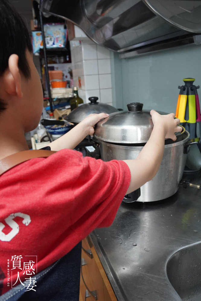 大同多功能食物調理機開箱，讓小孩親手做料理，打發疫情停課在家好工具，分享養顏果汁與蒜頭百菇雞湯(TJC-F200A7)