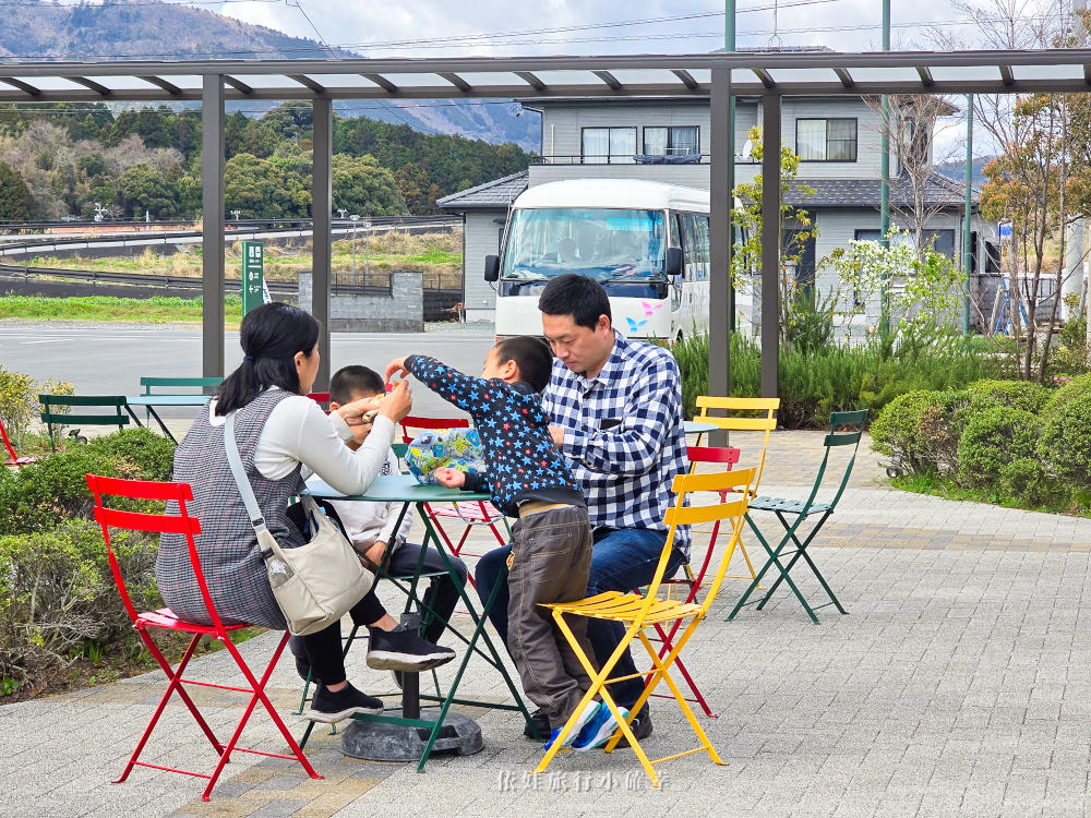 KADODE OOIGAWA門出大井川休閒園區靜岡景點推薦，綠茶體驗＋觀賞火車經過的吃到飽餐廳，在地人也愛來這悠閒一整天