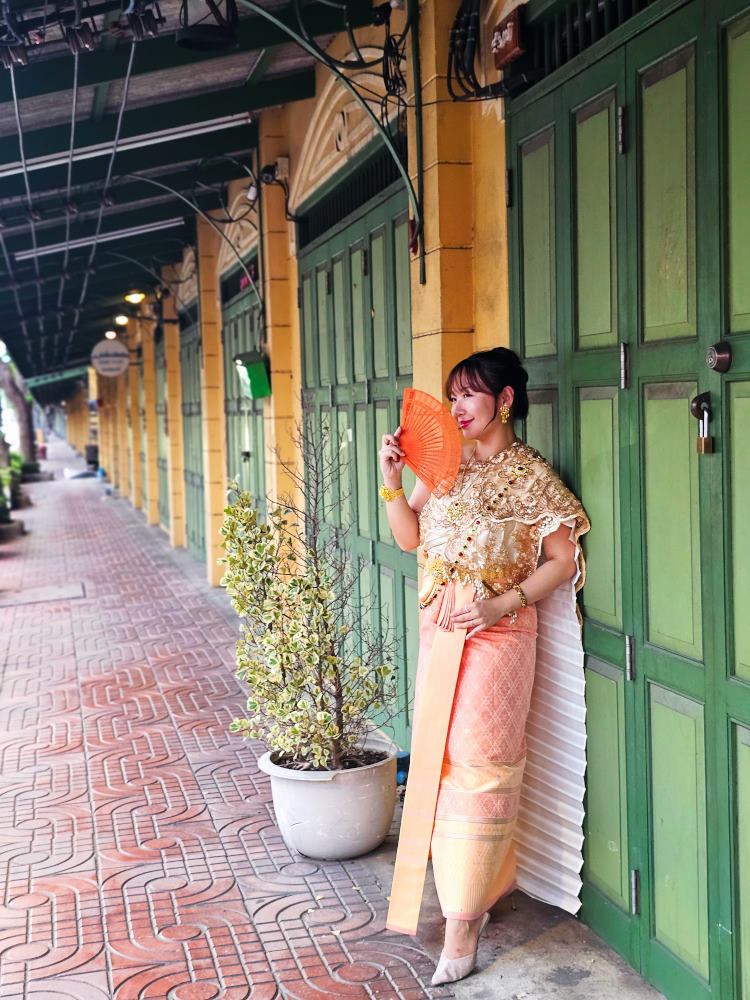 泰國曼谷泰服體驗「Cherd-Chay Thai Glory 澤采泰服工作室」，在百年老宅內的泰服館，遊客少的金山寺老城區真的好好拍！
