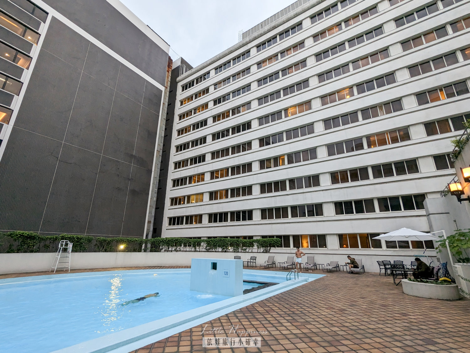ILLUME TAIPEI茹曦酒店評價，戶外溫水游泳池、戶外賽車場、親子遊戲室，鄰近台北小巨蛋的現代風格酒店