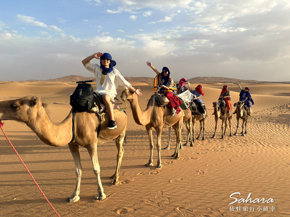 貴婦百貨BELLAVITA「寶麗奇幻沙漠The Fantastic Desert」主題造景，中東阿拉丁魔毯異國造景，還有駱駝超吸睛，秒飛北非摩洛哥！