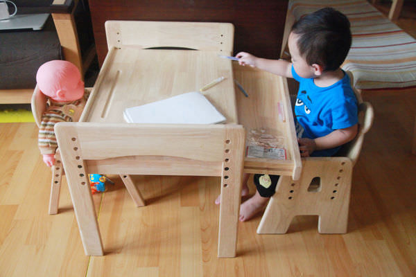 CP值最高的兒童實木桌椅首選-環安傢俱