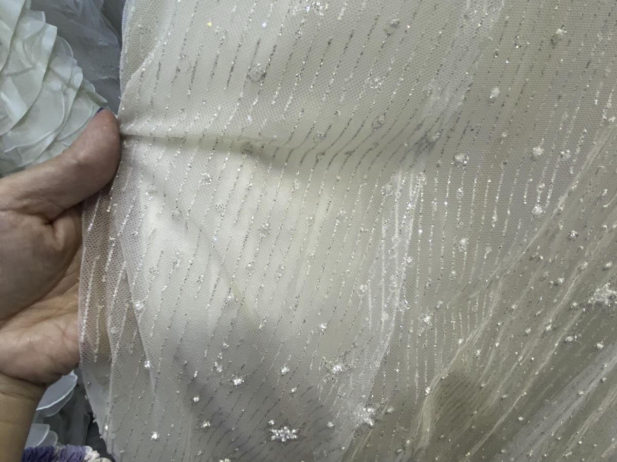 伊頓自助婚紗評價 | 台北全家福拍攝推薦，價格透明，電子檔全給，挑禮服全紀錄