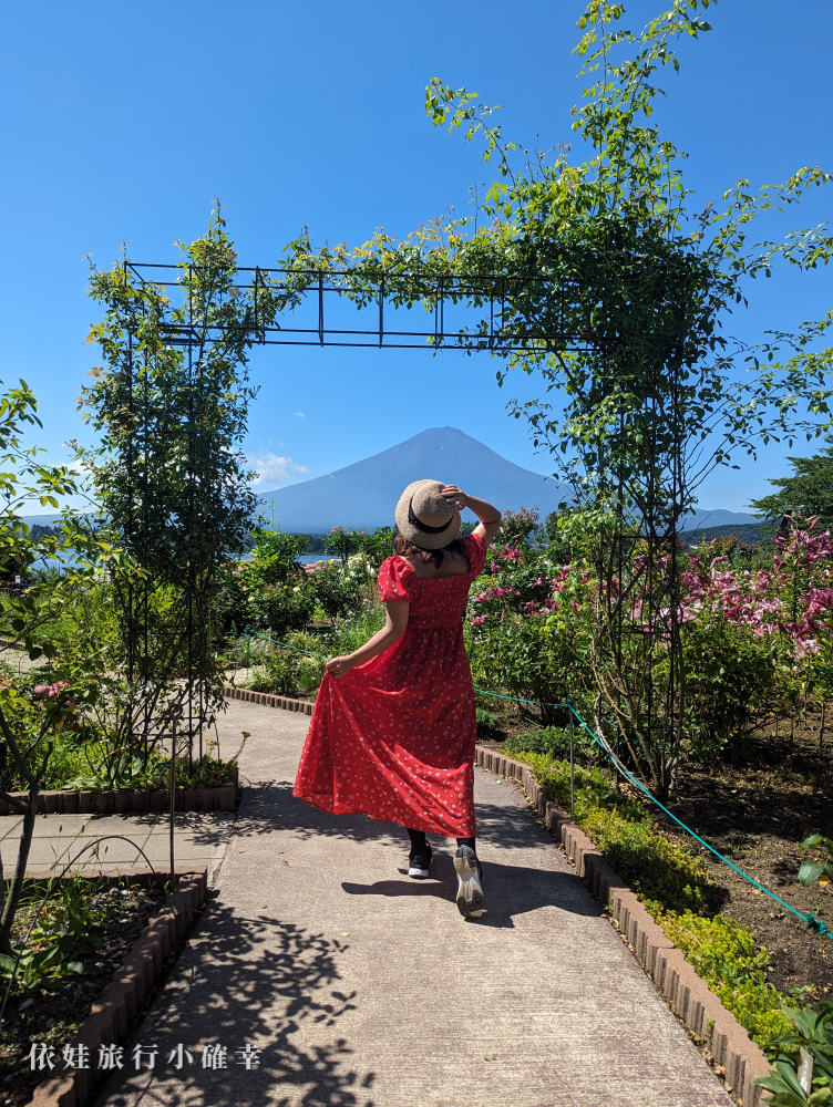 富士山河口湖不開車一日遊自由行，搭乘環湖巴士玩景點吃美食，推薦天上山纜車、遊覽船、大石公園