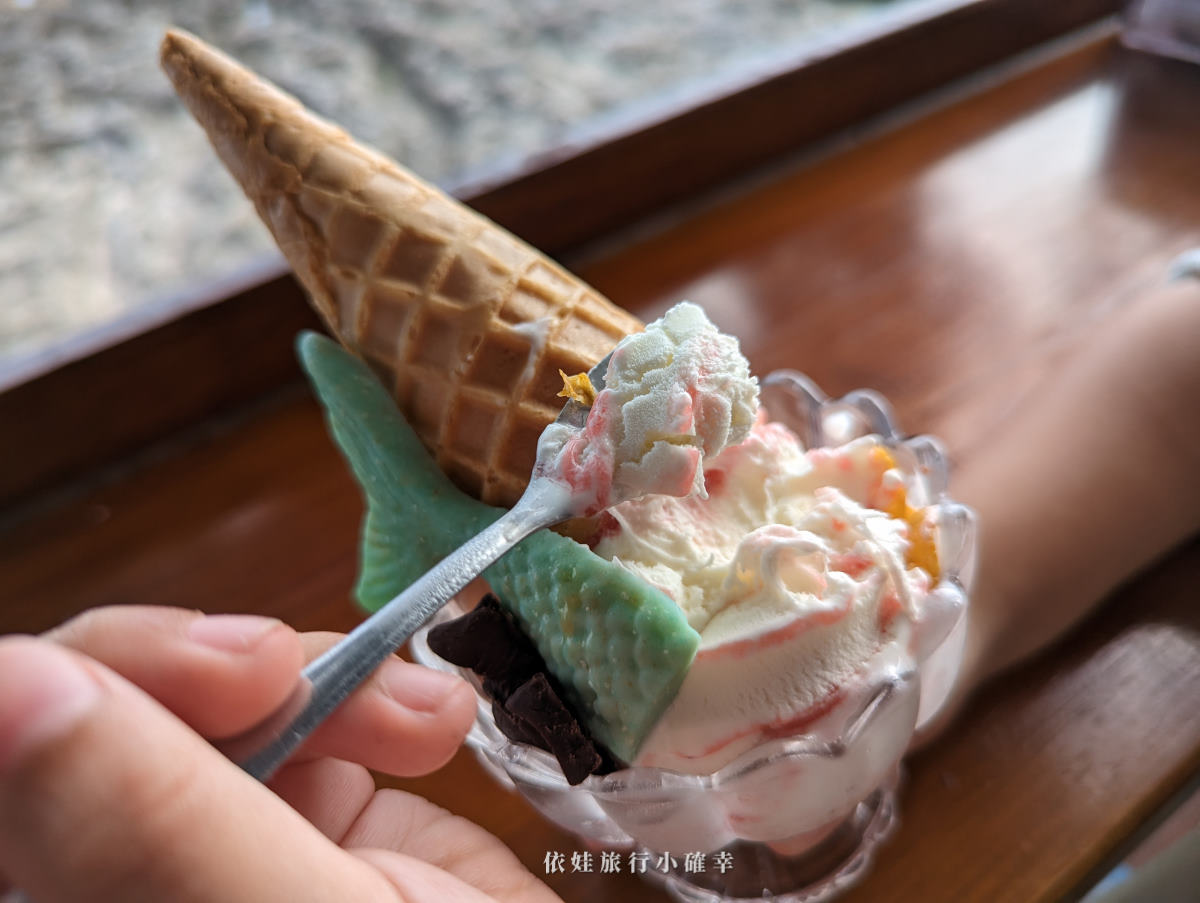 小琉球冰店推薦，必吃網美美食「海找冰」看著海聽著音樂，吃美人魚冰淇淋好Chill