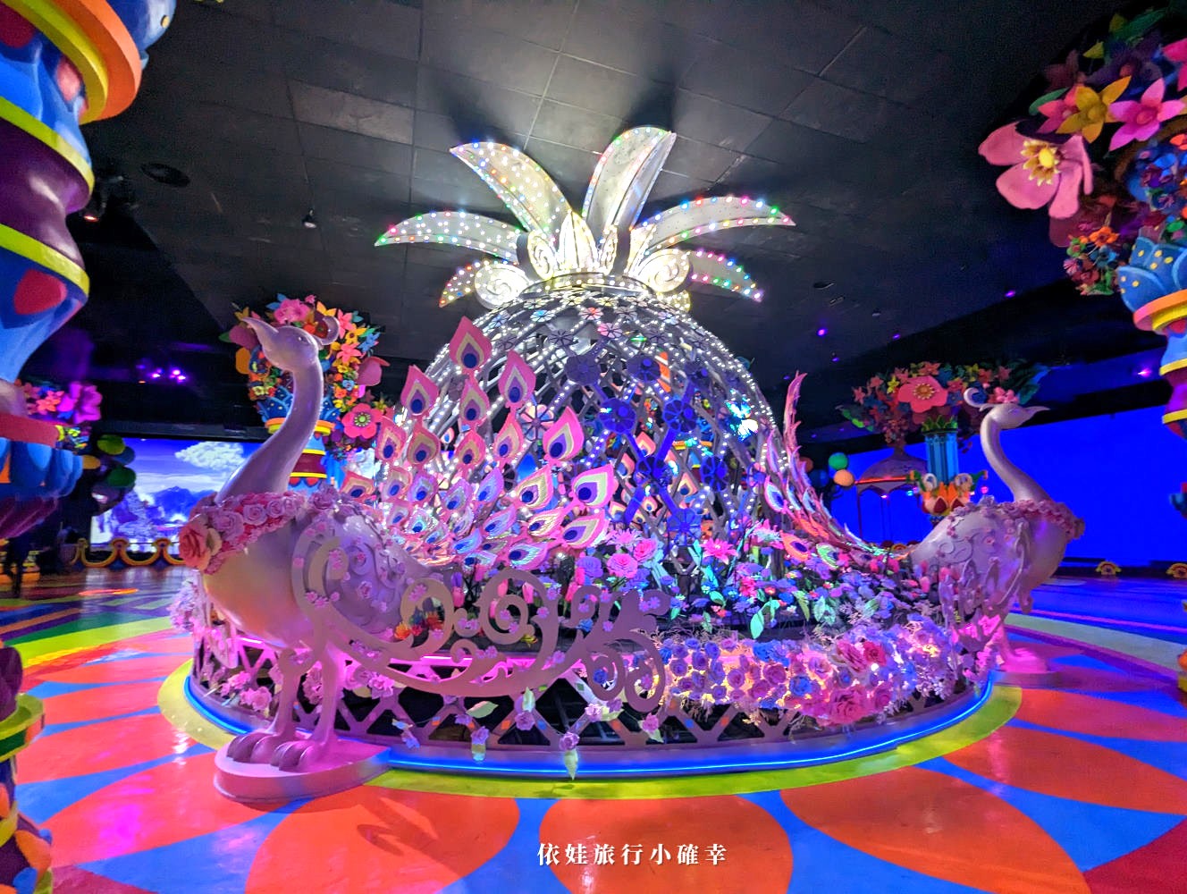 普吉島夢幻嘉年華Carnival Magic(嘉年華魔法公園)，斥資65億打造的浮誇泰國版迪士尼樂園，連廁所都好好拍