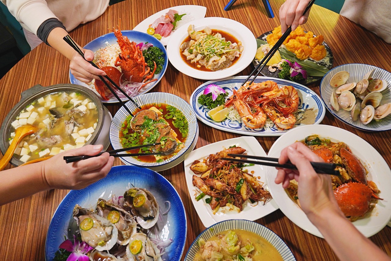 漁聞樂海鮮料理評價，推薦台北龍蝦餐廳多人桌菜少人套餐通通有，自有漁船直送最新鮮（菜單評論、價格、停車）