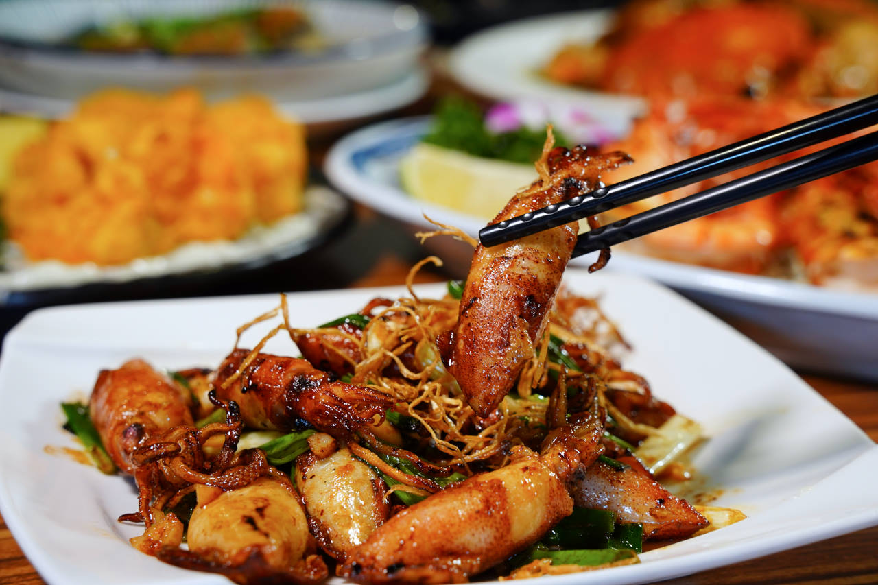 漁聞樂海鮮料理評價，推薦台北龍蝦餐廳多人桌菜少人套餐通通有，自有漁船直送最新鮮（菜單評論、價格、停車）