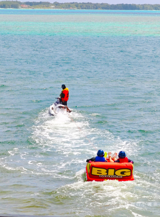 關島比基尼島Bikini Island Club水上活動一日遊，拍海上鞦韆美照、玩浮潛、看海豚，還有刺激的水上摩托車與香蕉船